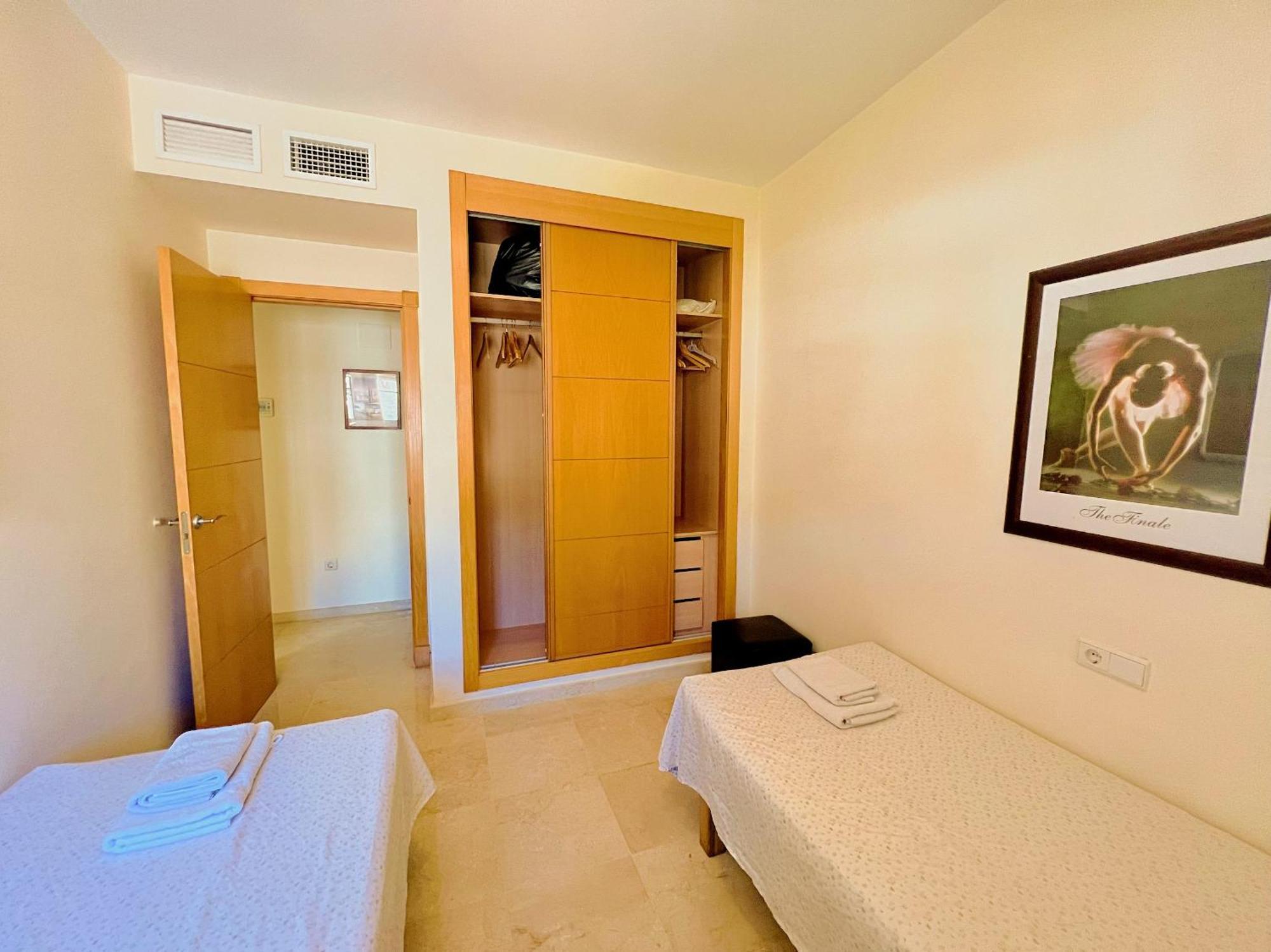 Beautiful Apartment With Pools, Playground And Paddle Tennis - Family Friendly And Near Vithas Hospital - Free Parking In Garage Benalmádena Esterno foto