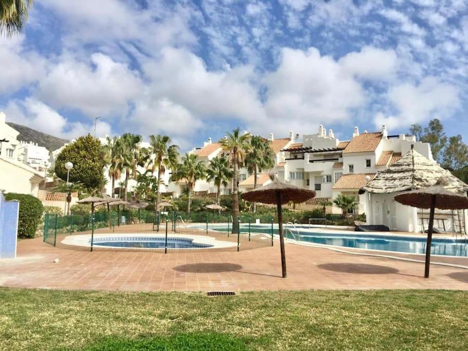 Beautiful Apartment With Pools, Playground And Paddle Tennis - Family Friendly And Near Vithas Hospital - Free Parking In Garage Benalmádena Esterno foto